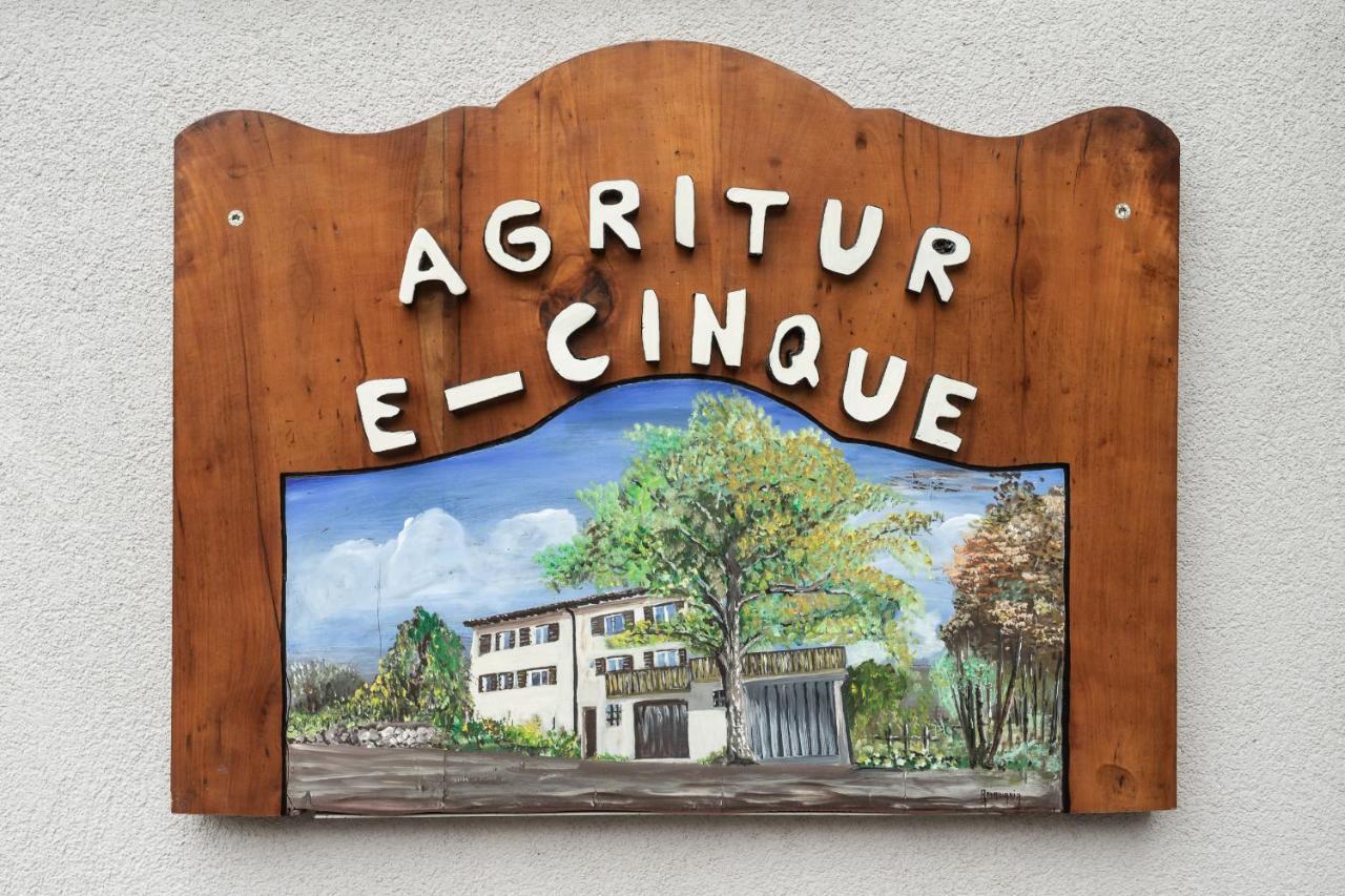 萨洛尔诺Agritur E-Cinque别墅 外观 照片